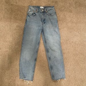Zara Straight Jeans Raw Hem